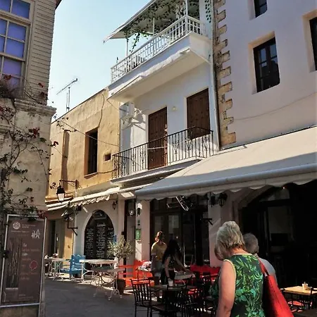 The Downtown Pent - Roof Garden Included Apartment
