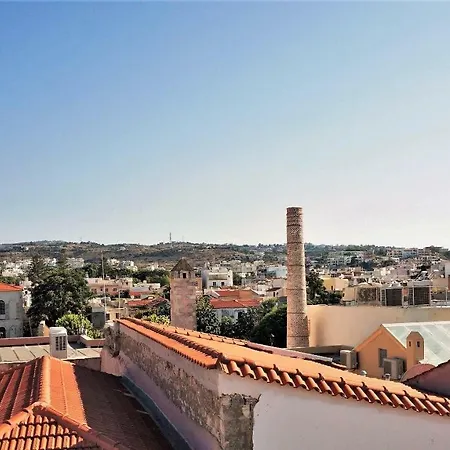 The Downtown Pent - Roof Garden Included Apartment